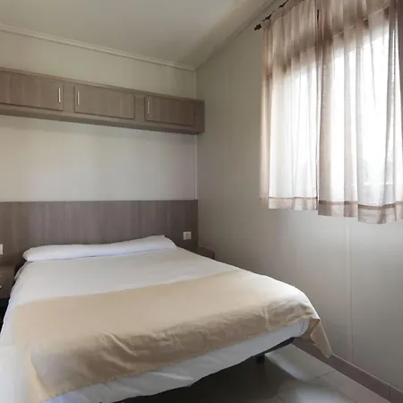 2 5 Pers - Terrasse - Api-1-52-1863 *