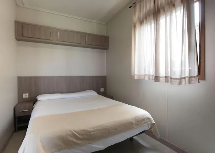 2 5 Pers - Terrasse - Api-1-52-1863 *